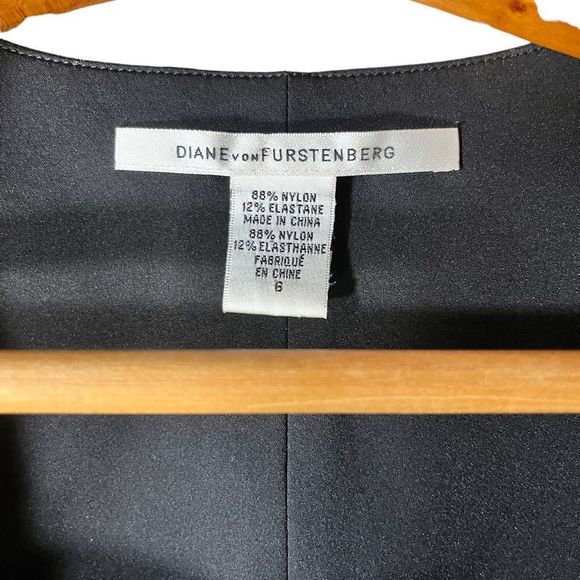 Diane von Furstenberg Dress Black Square /Scoop Neckline Short Sleeve Fitted - Picture 9 of 11